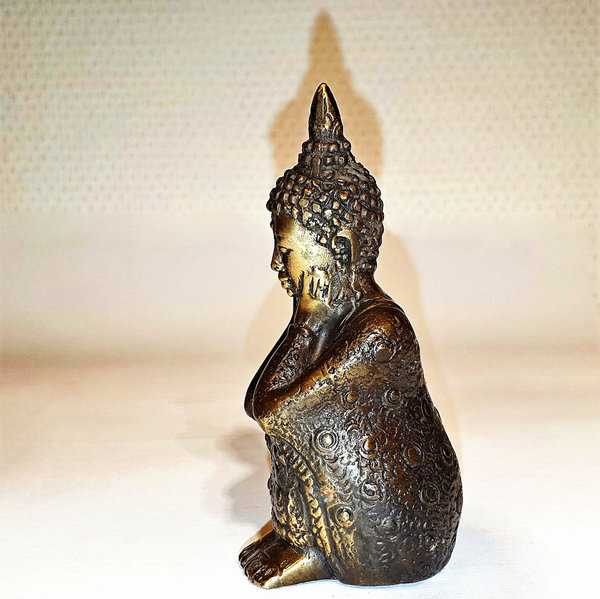 Buddha aus Bronze, kauernd, ca 9cm
