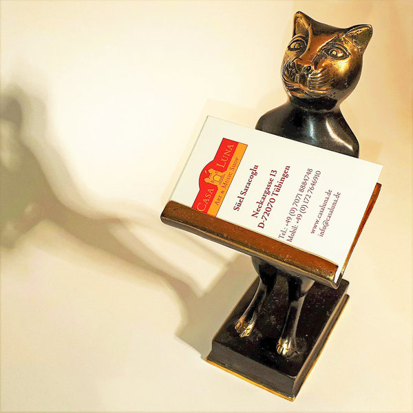Katze mit Kartenhalter, Bronze, Höhe 21 cm