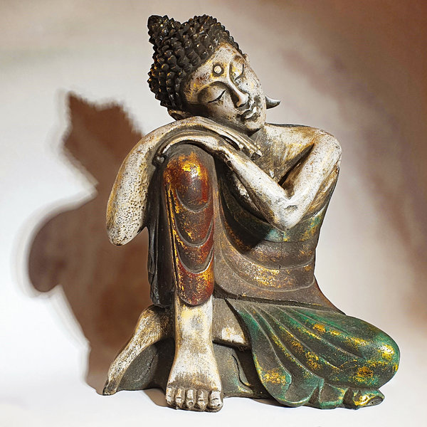 Träumender Buddha aus Kunstharz, Höhe ca. 30 cm