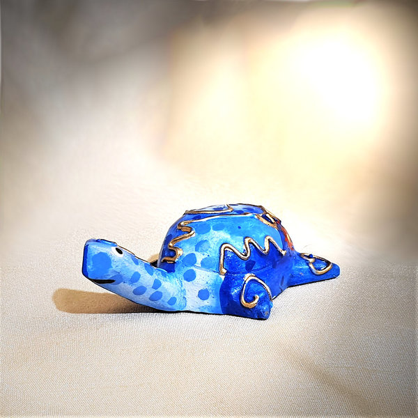 Mini-Schildkröte aus Holz, bemalt, Hauptfarbe blau